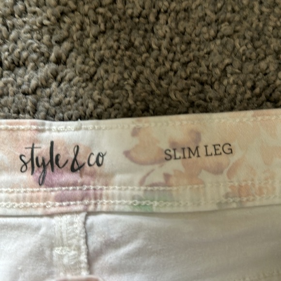 Style and Co Flowered White Jeans - Picture 4 of 4
